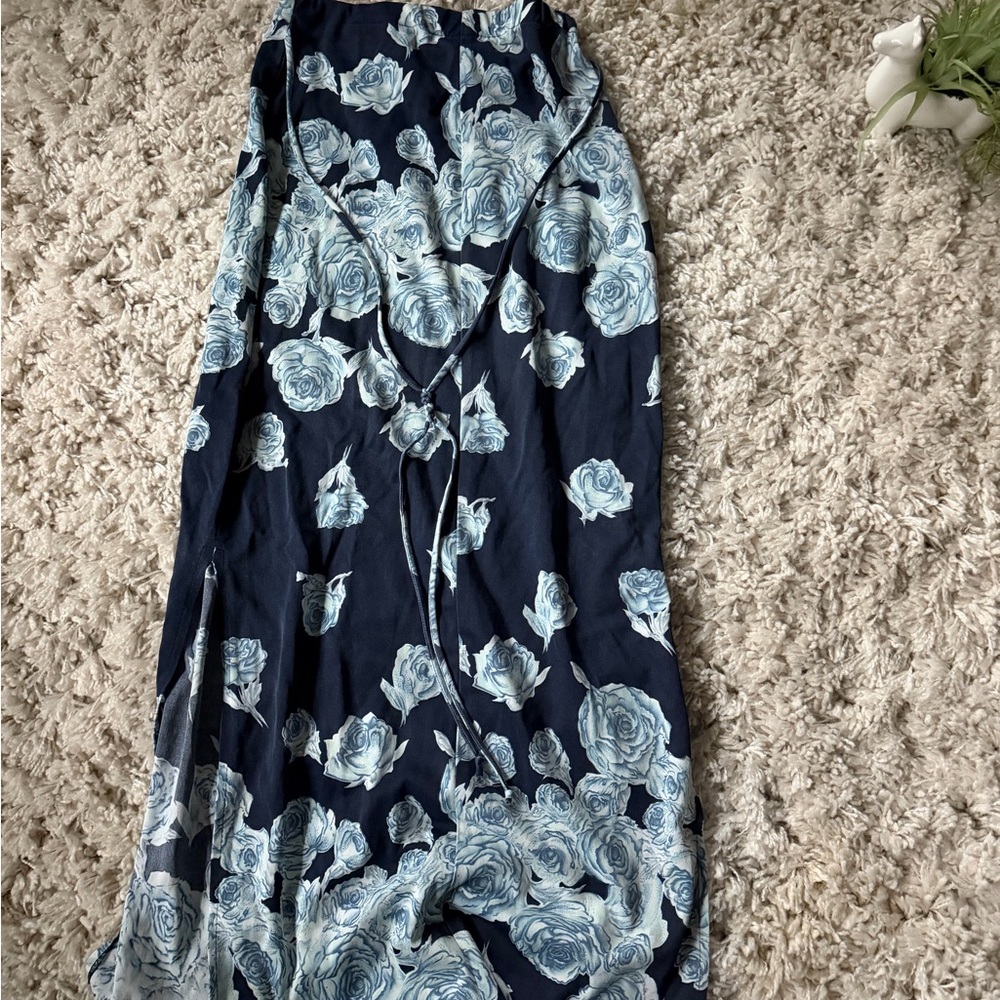 VEve Navy and Light Blue Floral vintage 2000s Y2K Maxi Skirt - Picture 2 of 5